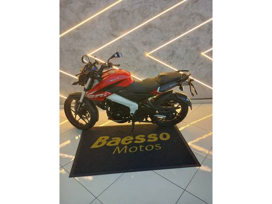 BAJAJ DOMINAR 200 